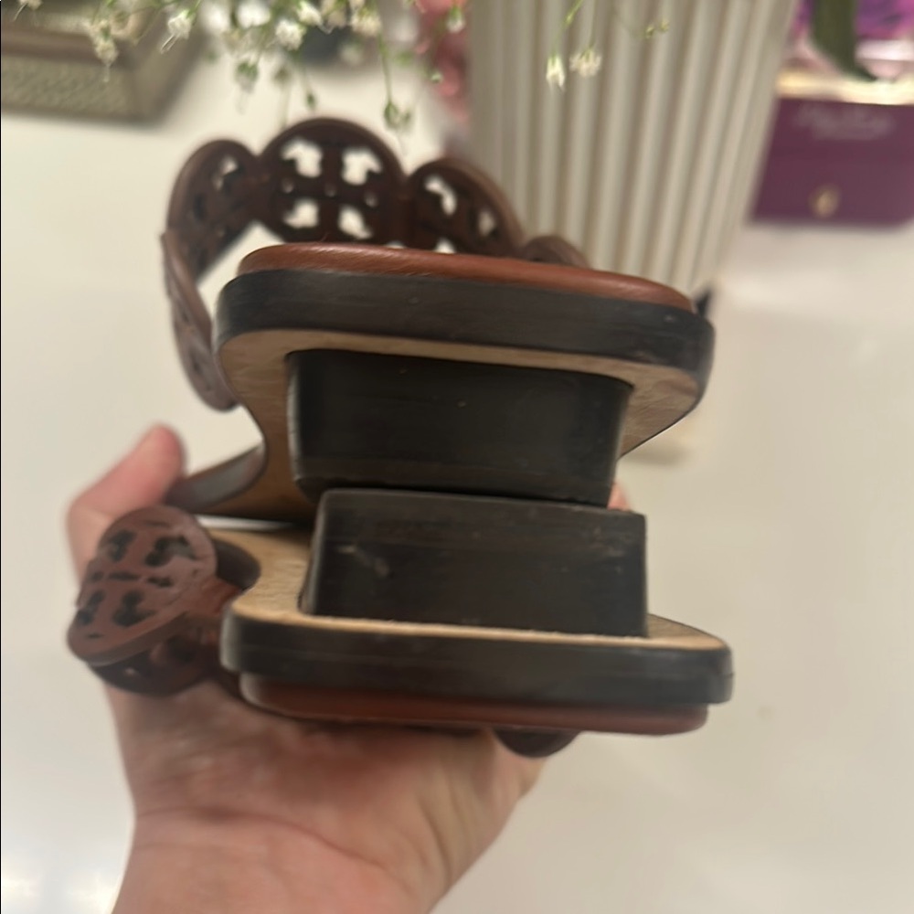 Tory Burch Brown Leather Sandals size 7 - Picture 6 of 7